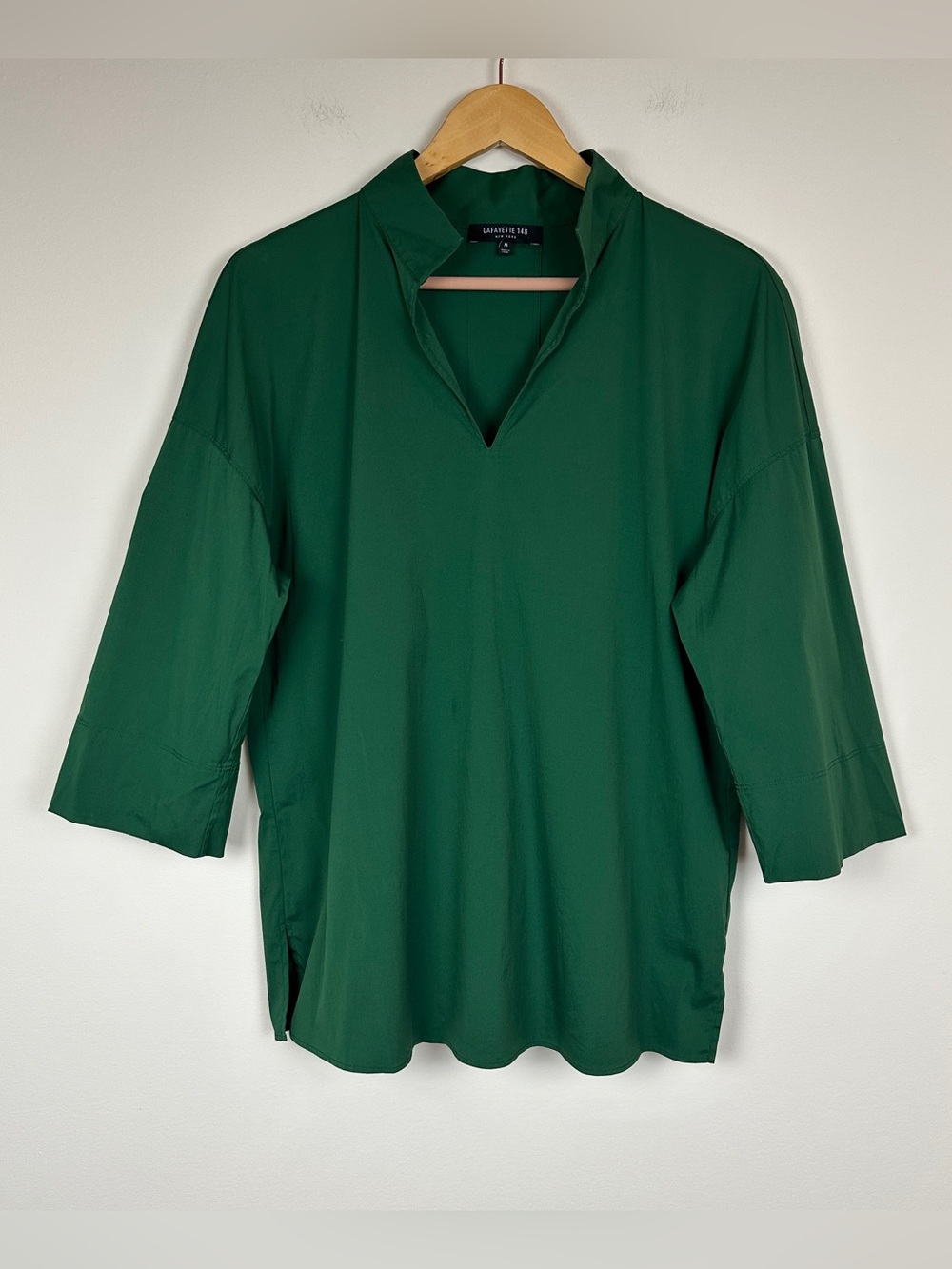 Gorgeous Lafayette 148 New York Green V-Neck  Tunic Blouse Sz M